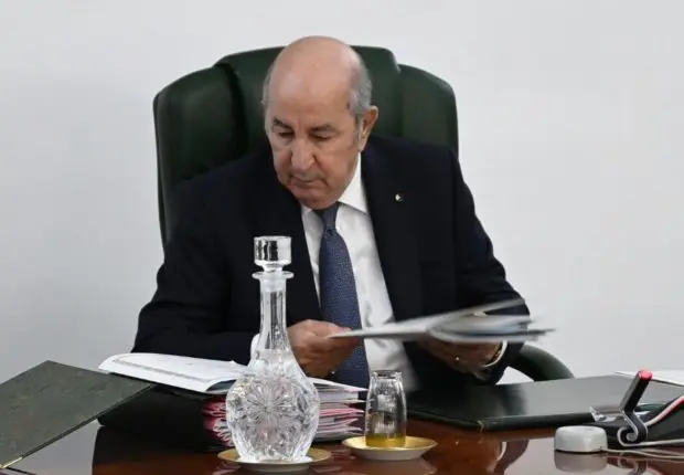 Accès et qualité Internet en Algérie : importance d’utiliser les satellites (Tebboune)