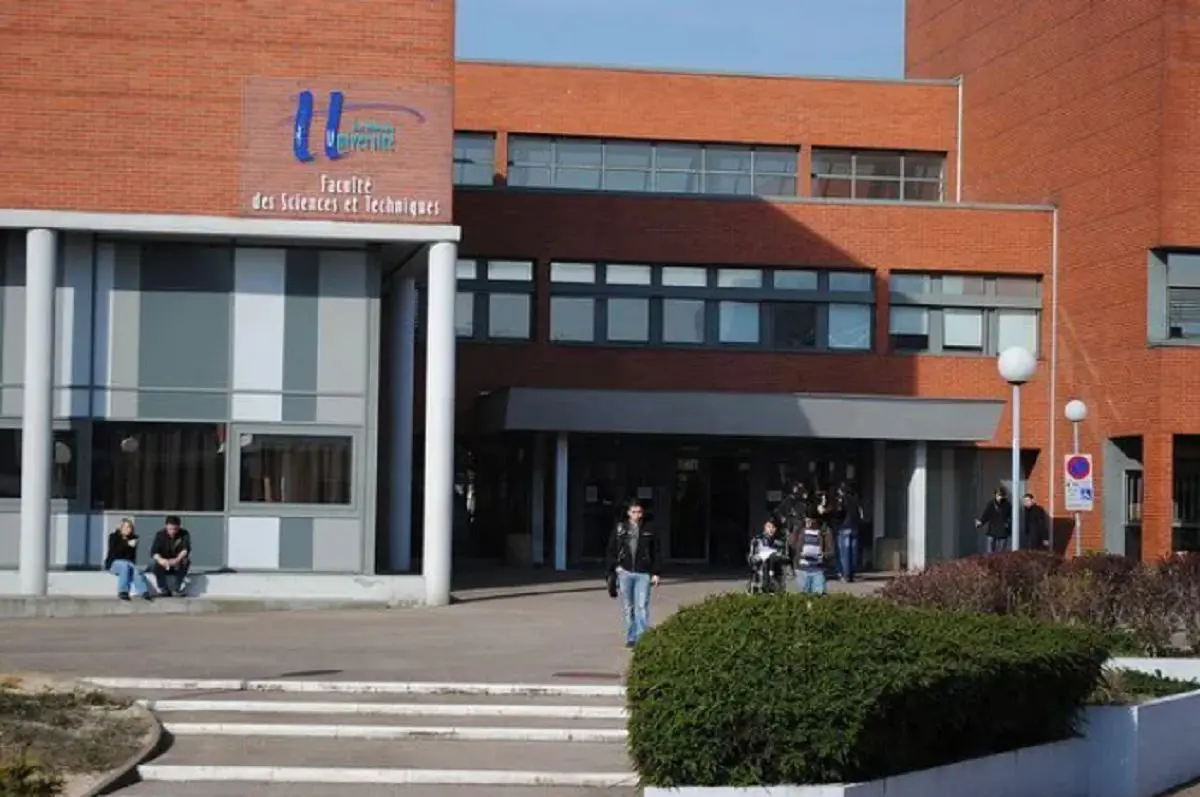 Étudiants algériens France : les frais de scolarité flambent au Havre