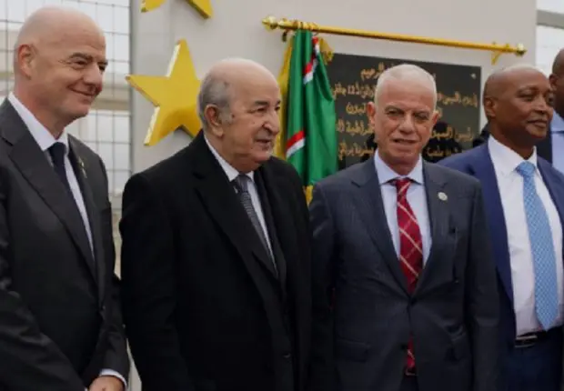 CHAN 2022 : Infantino impressionné par le stade Nelson Mandela