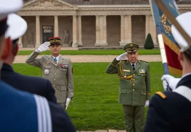 Coopération militaire Algérie-France : entretien Chanegriha – Burkhard