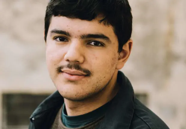 À 19 ans, un Algérien devient le jeune le plus engagé de France