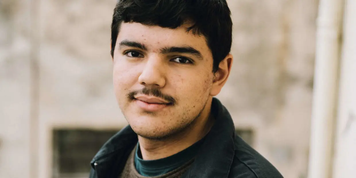 À 19 ans, un Algérien devient le jeune le plus engagé de France