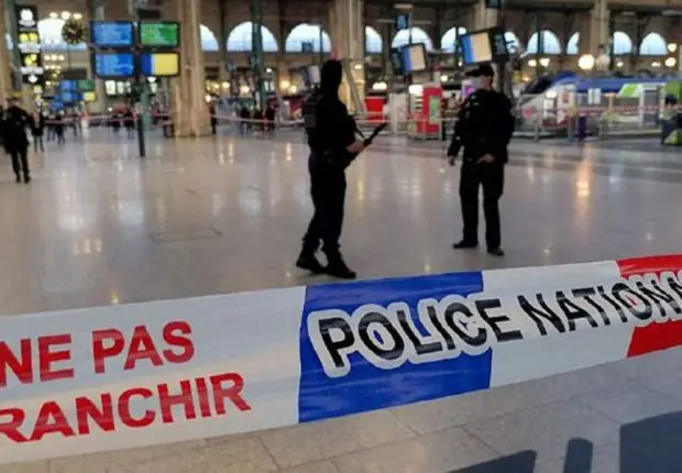 Attaque à l&rsquo;arme blanche à Paris : l&rsquo;assaillant est un Algérien