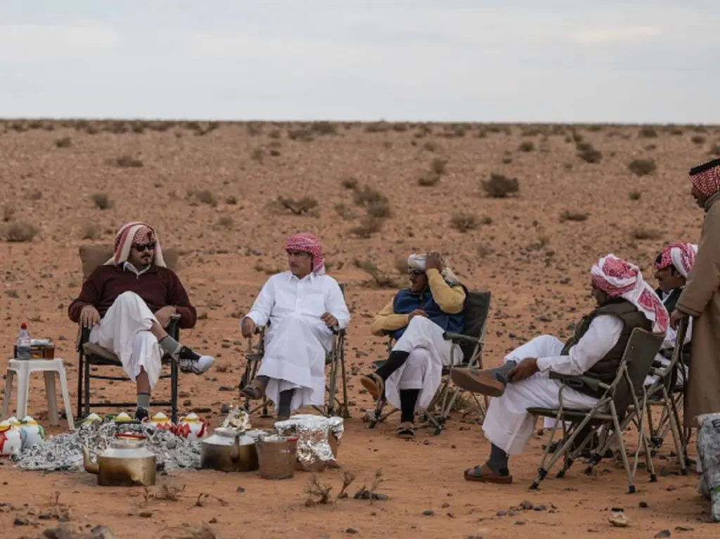 Tourisme en Algérie : l&rsquo;ex-émir du Qatar découvre le Sahara en famille