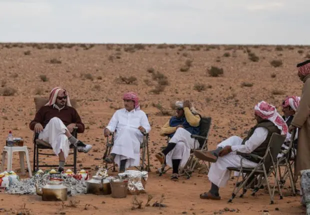 Tourisme en Algérie : l&rsquo;ex-émir du Qatar découvre le Sahara en famille