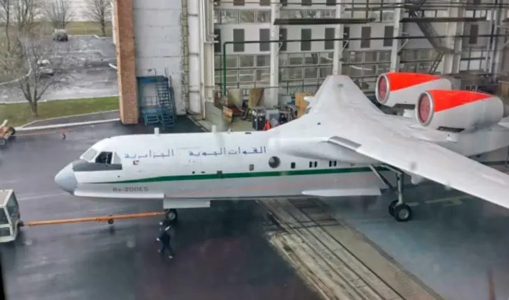 l'avion bombardier d'eau Beriev Be-200SE
