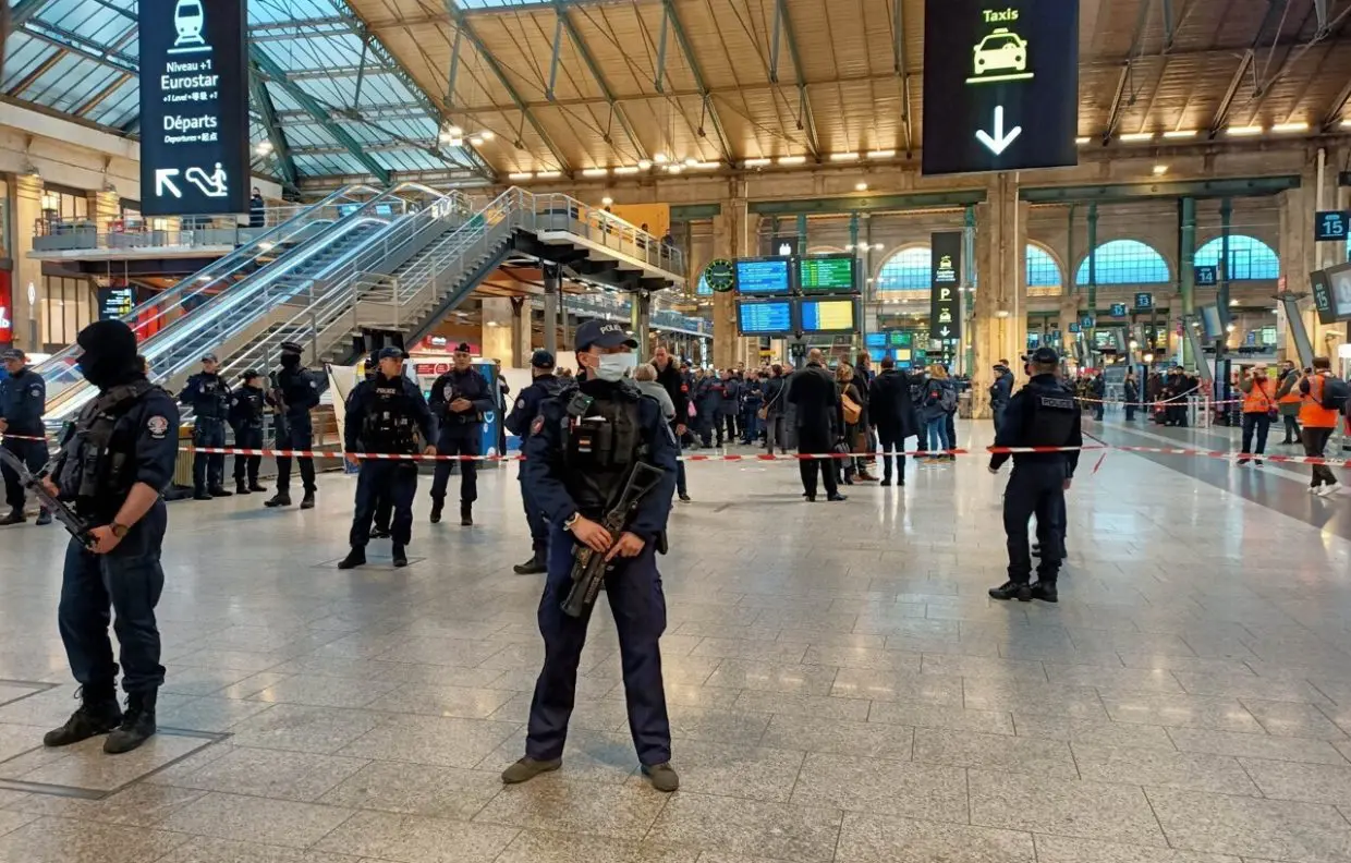 Attaque de Paris: l’identité algérienne de l’agresseur remise en doute