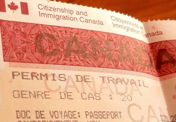 Permis de travail pour Algériens : le Canada apporte du changement