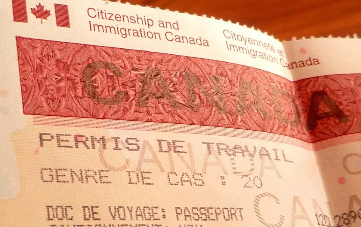 Permis de travail pour Algériens : le Canada apporte du changement