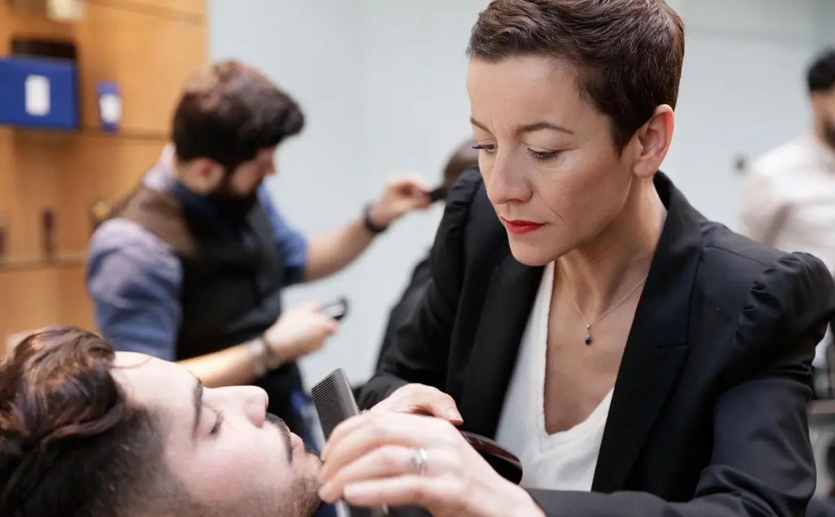 Sarah Hamizi, la barbière la plus célèbre de France, est Algérienne