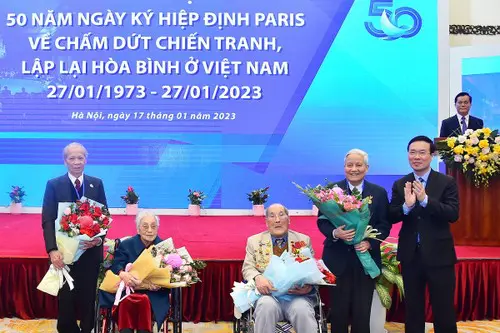 Vietnam, 50e anniversaire de la signature des Accords de paix de Paris
