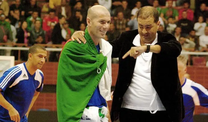 Zidane avec le drapeau algérien