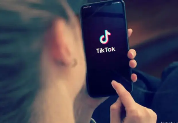 Pour avoir dansé sur TikTok, une maman perd la garde de sa fille