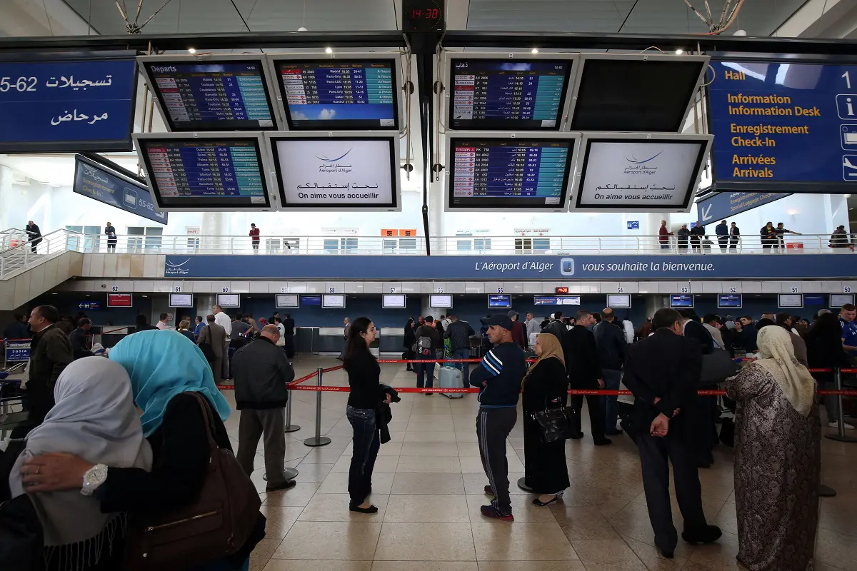 Transport aérien: l’Algérie renforce le dispositif de contrôle des voyageurs
