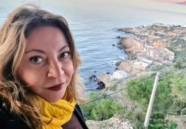 La militante algérienne Amira Bouraoui rejoint la France