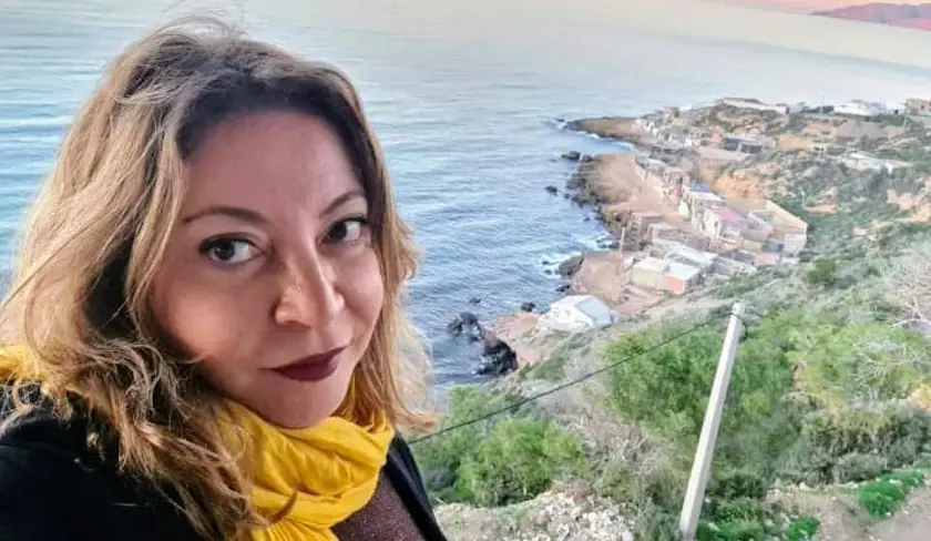 La militante algérienne Amira Bouraoui rejoint la France