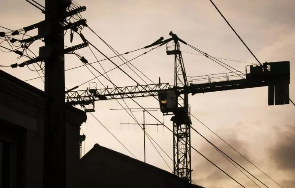 Mort d’un ouvrier algérien sur un chantier : 7 hommes jugés en France