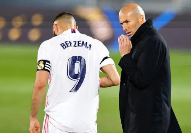 Les footballeurs algériens qui ont joué en équipe de France