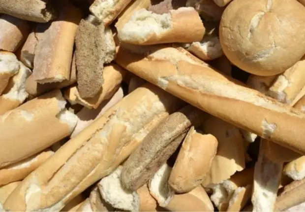 Ramadan 2023 – Gaspillage alimentaire et dangers du pain en Algérie : un spécialiste alerte