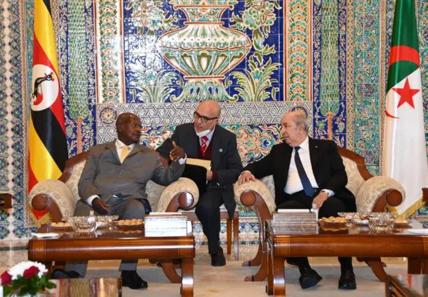 Tebboune s&rsquo;entretient avec le président de l&rsquo;Ouganda à Alger