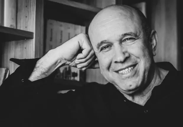 Le journaliste et écrivain algérien Amer Ouali décède à 62 ans en France