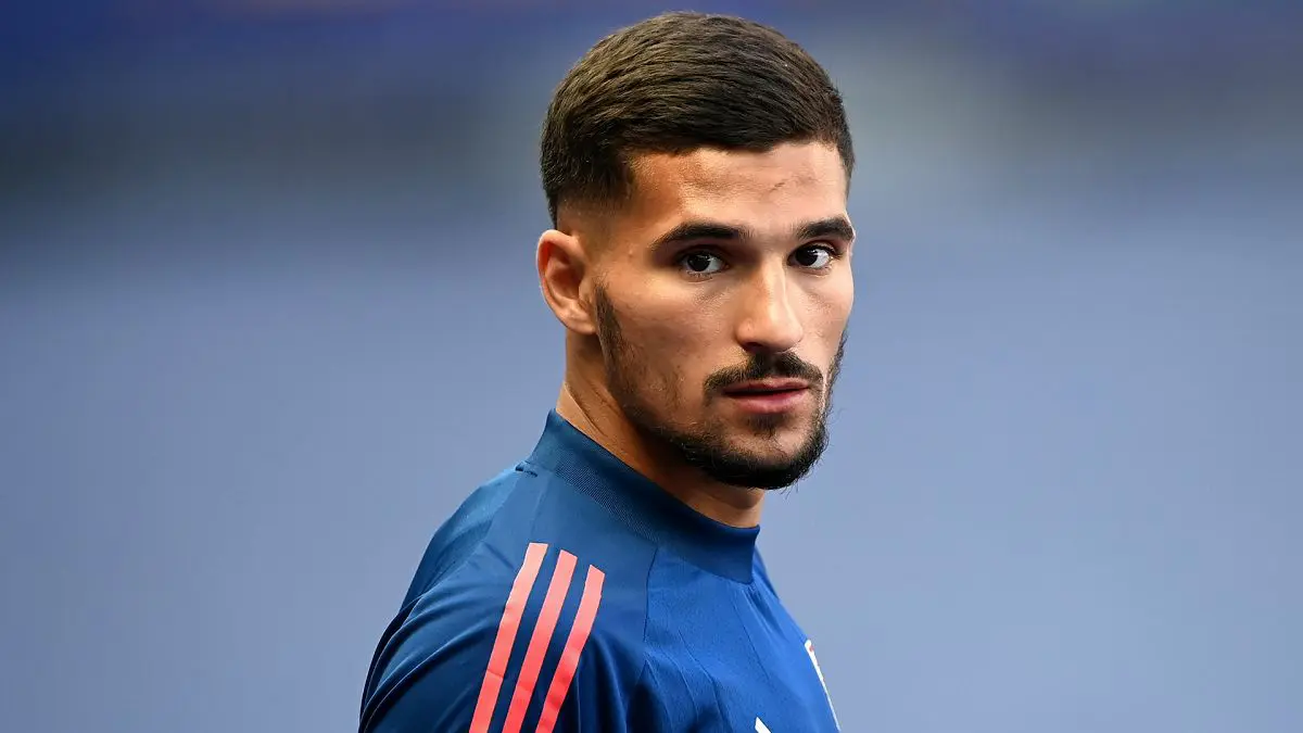 Annoncé sur le départ de Lyon : Aouar répond sèchement aux rumeurs