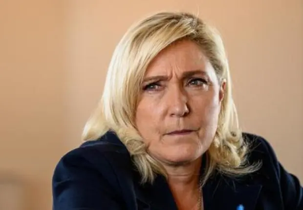 Gel laissez-passer consulaires français : Marine Le Pen s&rsquo;en prend à l&rsquo;Algérie