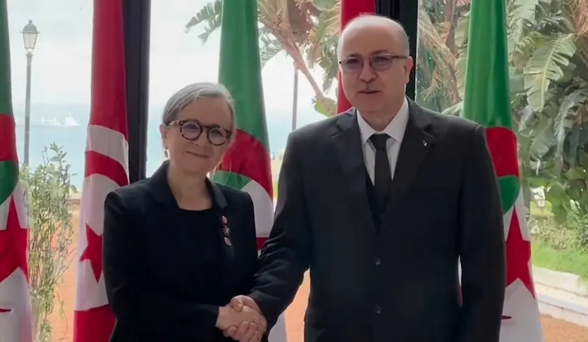 Face au risque de l’effondrement financier, l’Algérie soutient la Tunisie