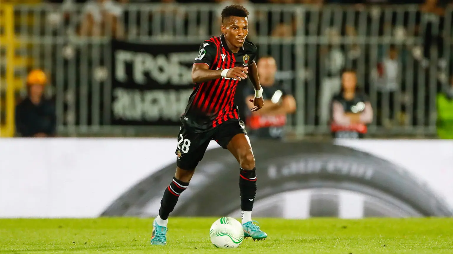 Epoustouflant avec l’OGC Nice : Boudaoui fait parler de lui en France