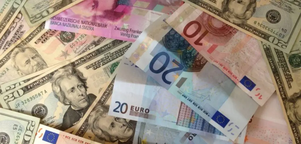 Cotations du dinar algérien en Banque et au marché parallèle ce 22 mars