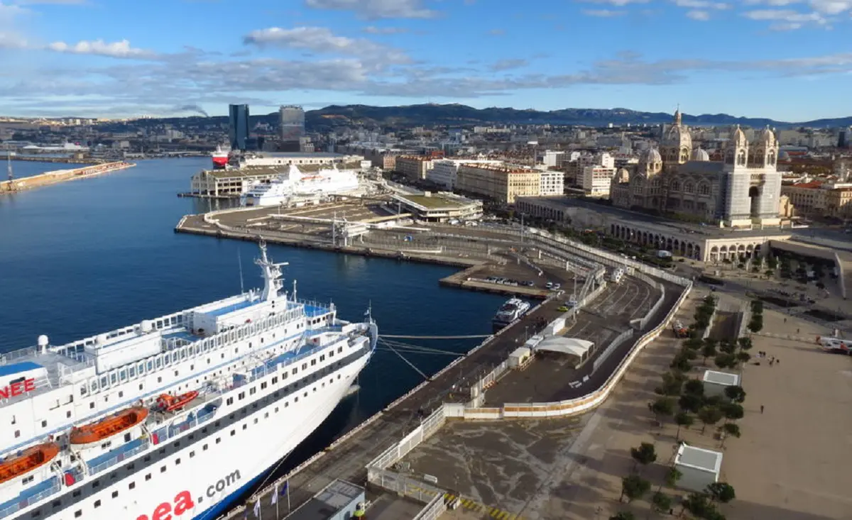 Corsica Linea : des voyageurs algériens bloqués au port de Marseille