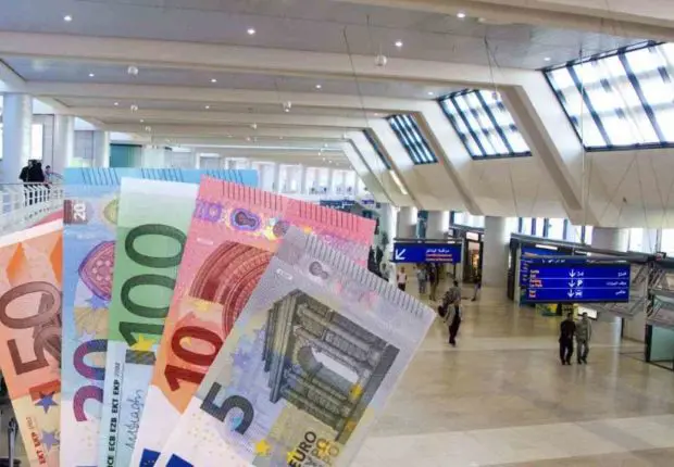 Aéroport d&rsquo;Alger : tentative de transfert illicite de 38 000 euros déjouée
