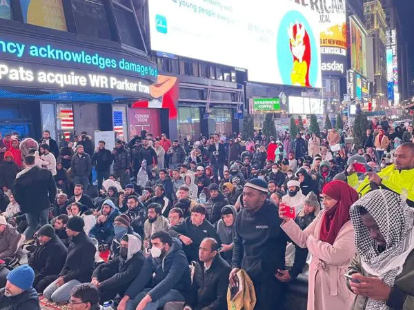 Ramadan 2023 à New-York : Iftar et prière collective à Times Square