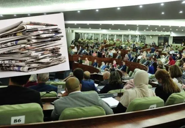 Nouvelle loi pour les médias en Algérie : adoption de mesures plus strictes