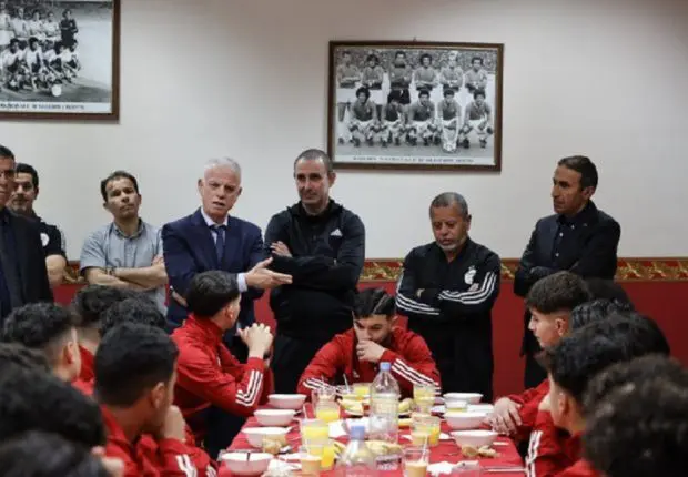 CAN U17 en Algérie : le président de la FAF, Zefizef, motive les joueurs