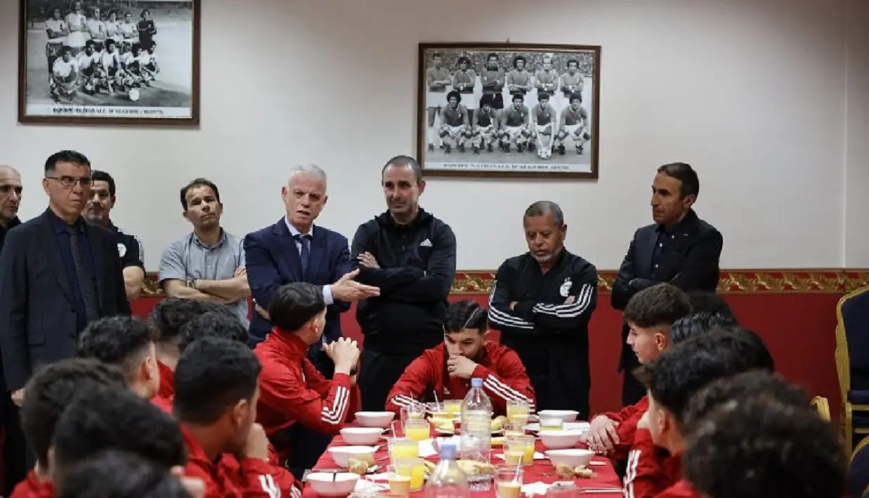 CAN U17 en Algérie : le président de la FAF, Zefizef, motive les joueurs