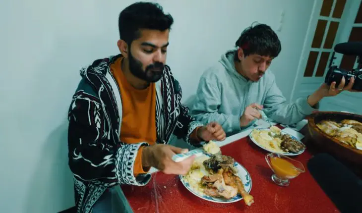 Joe Hattab teste le couscous constantinois