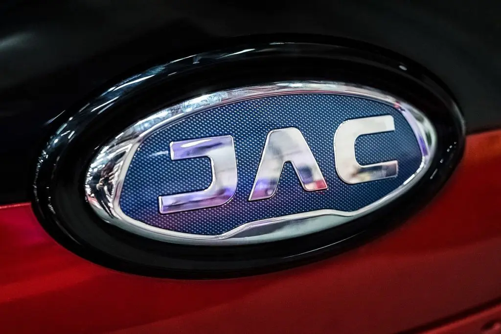 Importation automobile : le 1er lot de véhicules JAC débarque en Algérie
