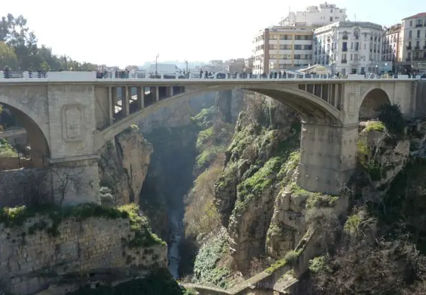 Décès d’un quinquagénaire suite à une chute du plus haut pont de Constantine
