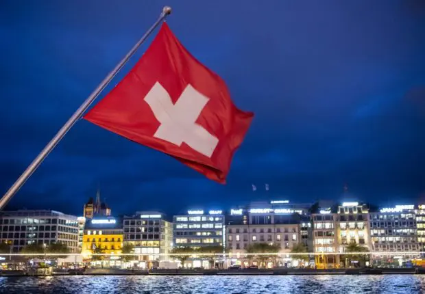 Immigration : la Suisse allège les conditions d&rsquo;octroi des permis de travail