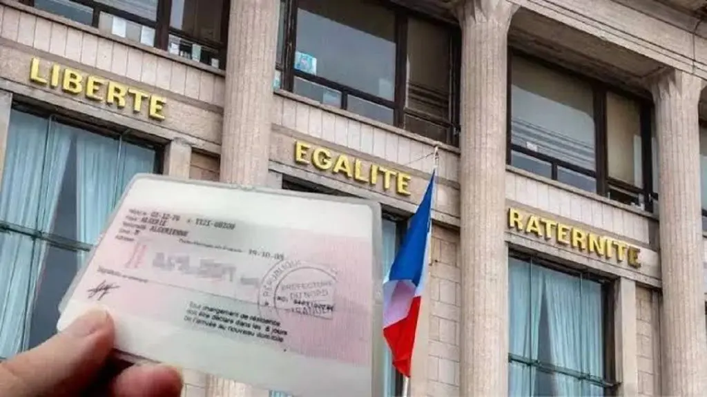 France : faute de titre de séjour, un Algérien licencié après 29 ans de carrière chez Renault