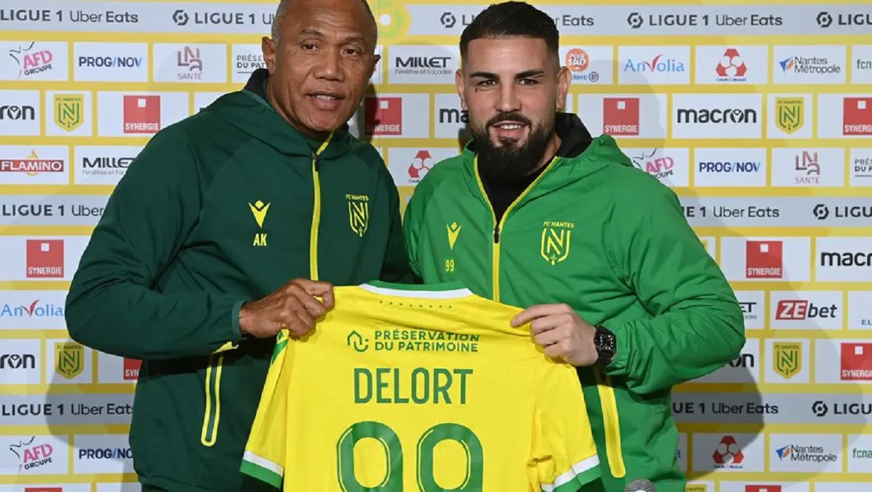 France : sifflé par les supporters du FC Nantes, Delort soutenu par Kombouaré