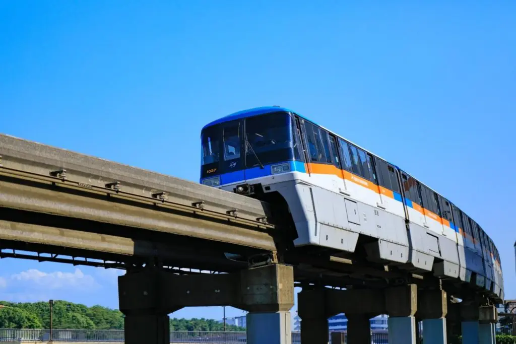 MONORAIL D’ALGER : la solution pour mettre fin au cauchemar des embouteillages ? (vidéo)
