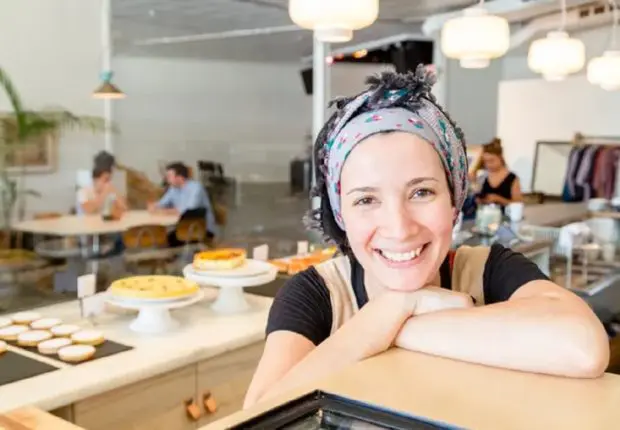 Aux USA, l&rsquo;Algérienne Warda Bouguettaya rencontre le succès grâce à ses pâtisseries