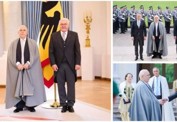Paré d&rsquo;un Burnous, le nouvel ambassadeur d&rsquo;Algérie en Allemagne fait sensation