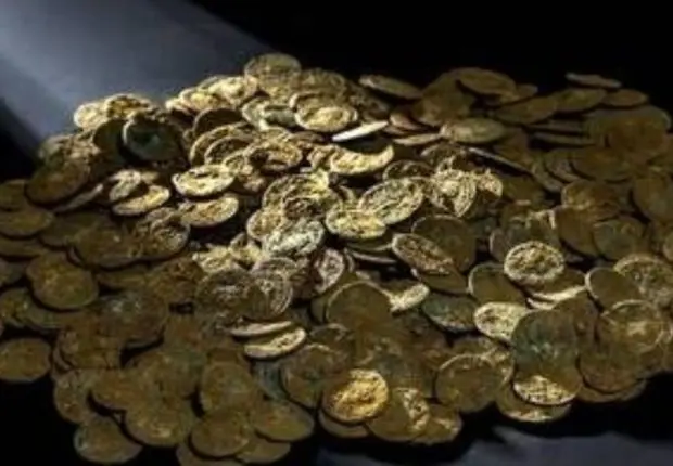 Un trésor archéologique romain saisi chez des contrebandiers à Tébessa