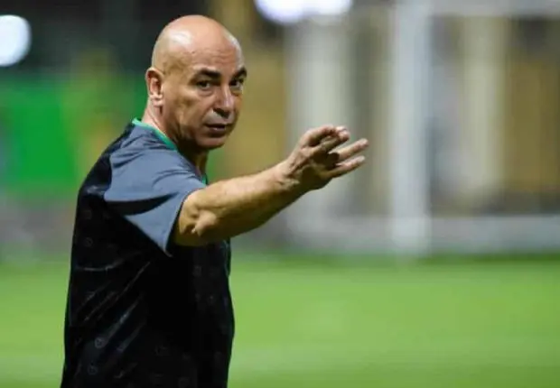 L’entraineur égyptien, Hossam Hassan, viré pour avoir insulté un joueur algérien