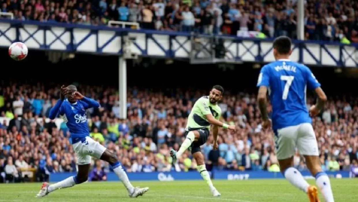 Manchester City : Mahrez réalise une stat historique en Premier League