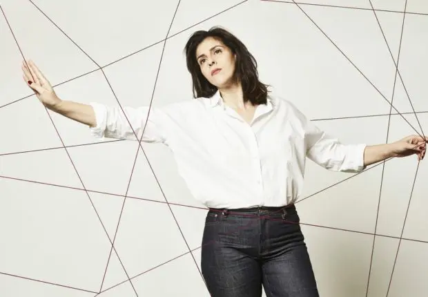 Ayant vécu son enfance en Algérie, Souad Massi affirme « une femme doit toujours se battre »