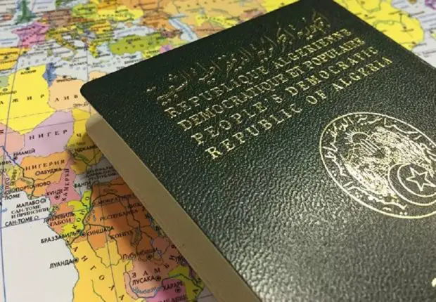 Nomad Capitalist : l&rsquo;Algérie gagne 4 places au classement des passeports les plus puissants en 2023